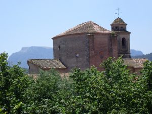 esglesia santa maria magdalena amb la mola de fons